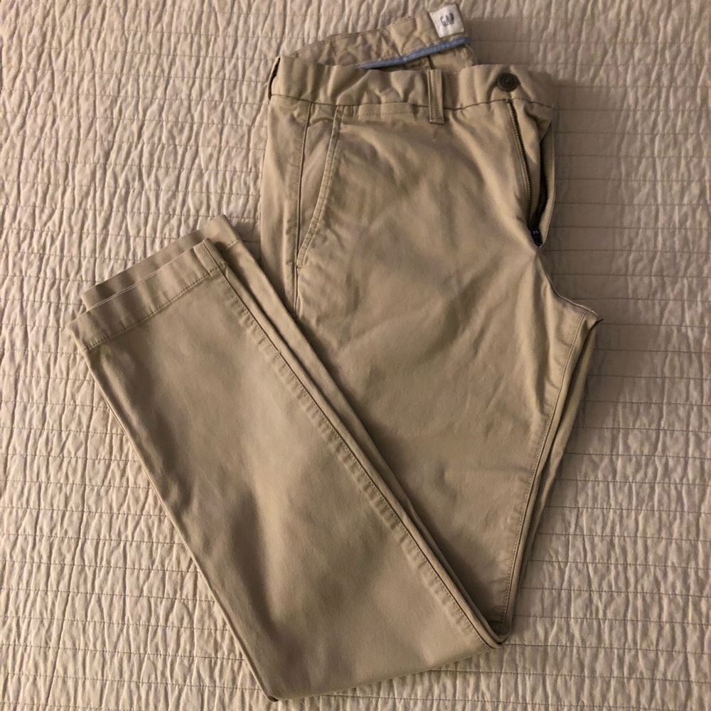 MENS GAP KHAKIS 30x30